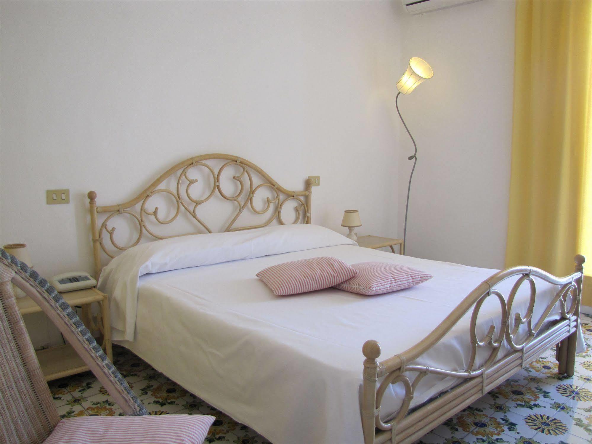 Appartamenti Casa Del Sole Sant'Angelo  Ngoại thất bức ảnh