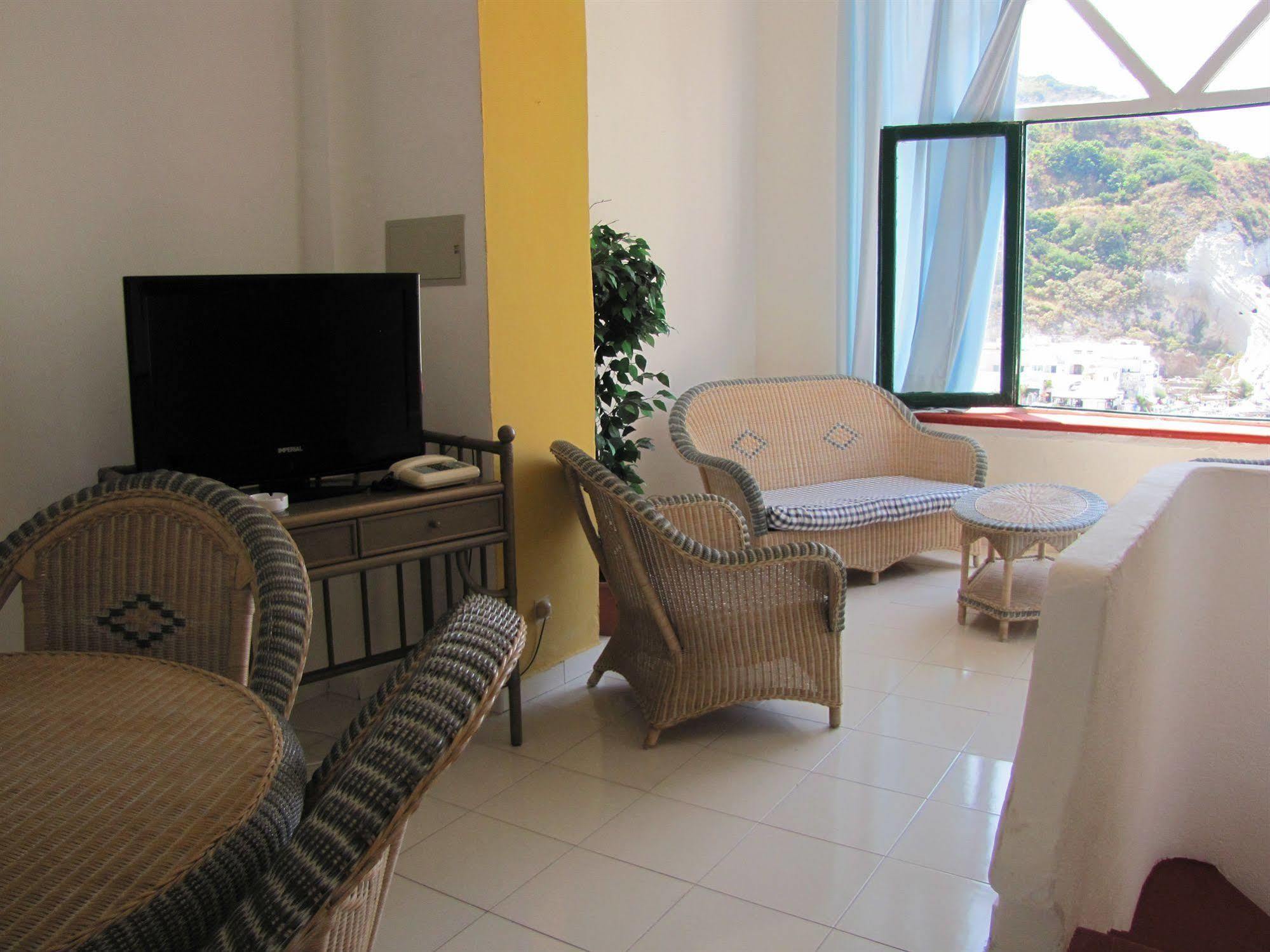 Appartamenti Casa Del Sole Sant'Angelo  Ngoại thất bức ảnh